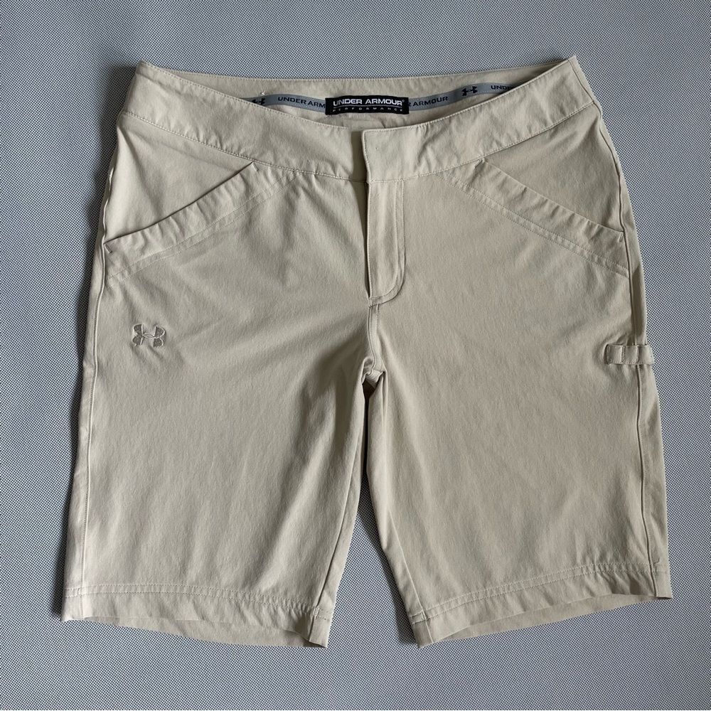 Under Armour Performance Wear Nylon Khaki Stretch Golf Shorts Women’s Size 4